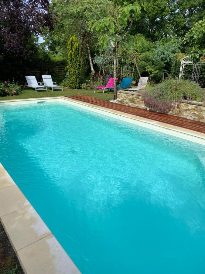 Logis Du Lievre D'Or Bed & Breakfast Montbazon Bagian luar foto