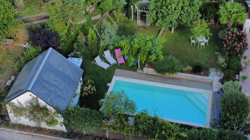 Logis Du Lievre D'Or Bed & Breakfast Montbazon Bagian luar foto
