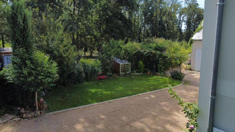 Logis Du Lievre D'Or Bed & Breakfast Montbazon Bagian luar foto