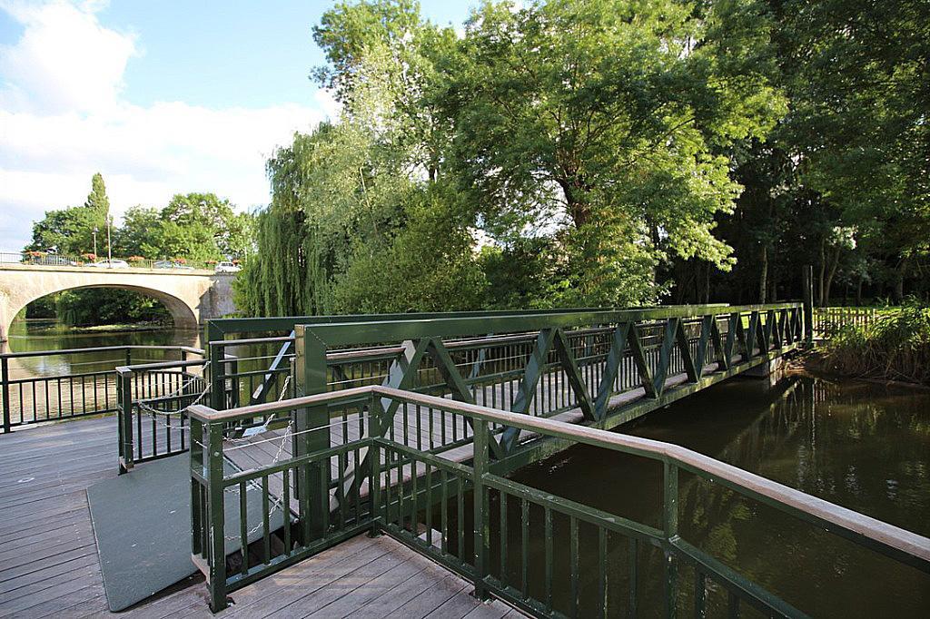 Logis Du Lievre D'Or Bed & Breakfast Montbazon Bagian luar foto