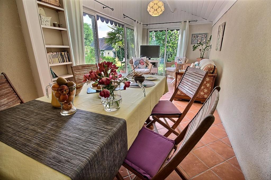 Logis Du Lievre D'Or Bed & Breakfast Montbazon Bagian luar foto