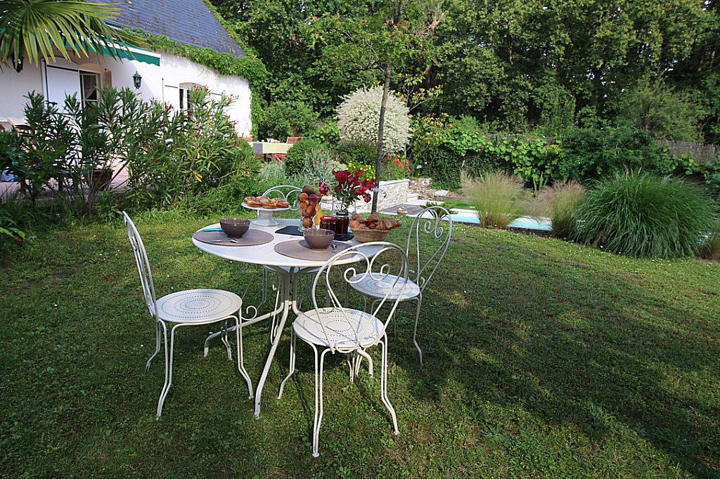 Logis Du Lievre D'Or Bed & Breakfast Montbazon Bagian luar foto