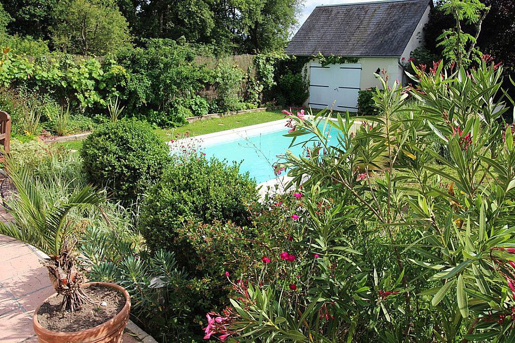 Logis Du Lievre D'Or Bed & Breakfast Montbazon Bagian luar foto