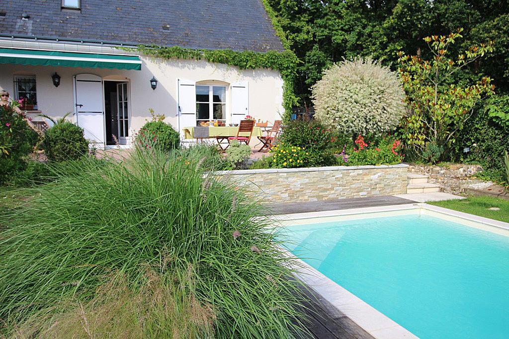 Logis Du Lievre D'Or Bed & Breakfast Montbazon Bagian luar foto