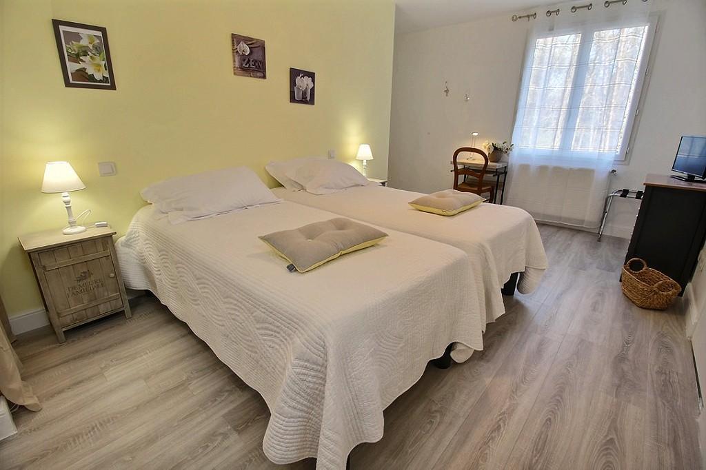 Logis Du Lievre D'Or Bed & Breakfast Montbazon Bagian luar foto