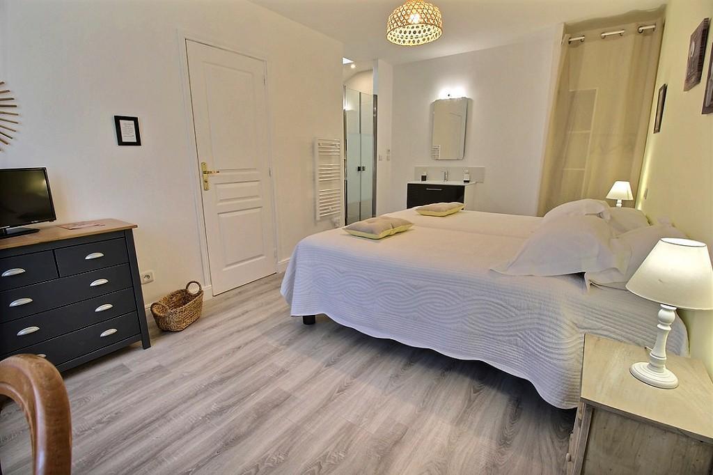 Logis Du Lievre D'Or Bed & Breakfast Montbazon Bagian luar foto