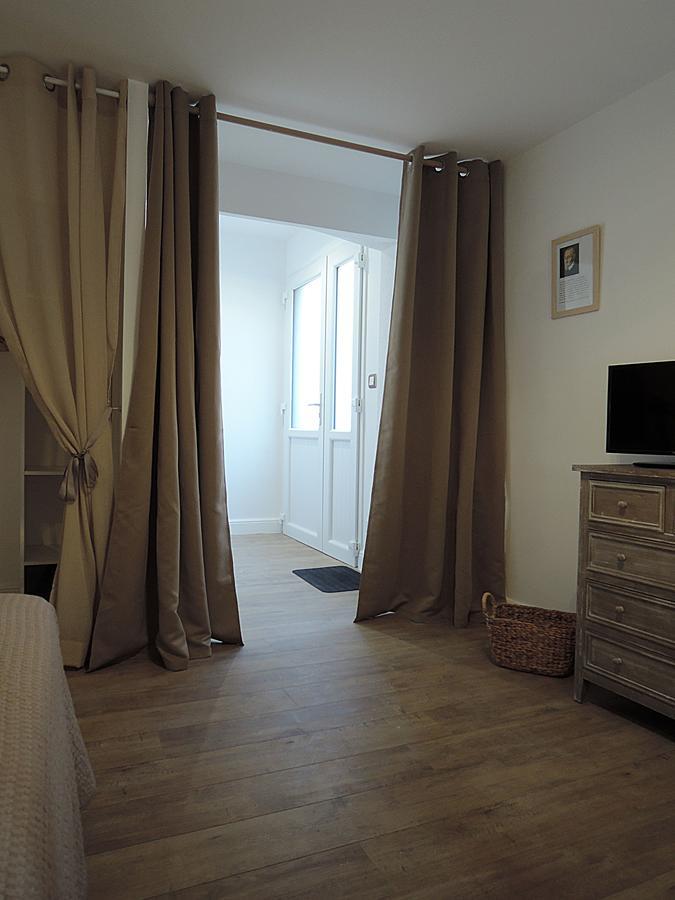 Logis Du Lievre D'Or Bed & Breakfast Montbazon Bagian luar foto